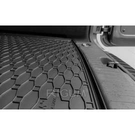 Gumový koberec do kufru Volkswagen Caddy 5 míst 2021-
