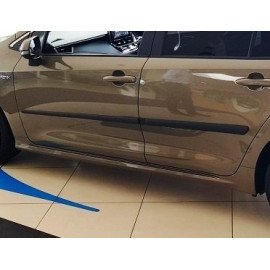 Boční lišty dveří Suzuki Swace 2020- combi