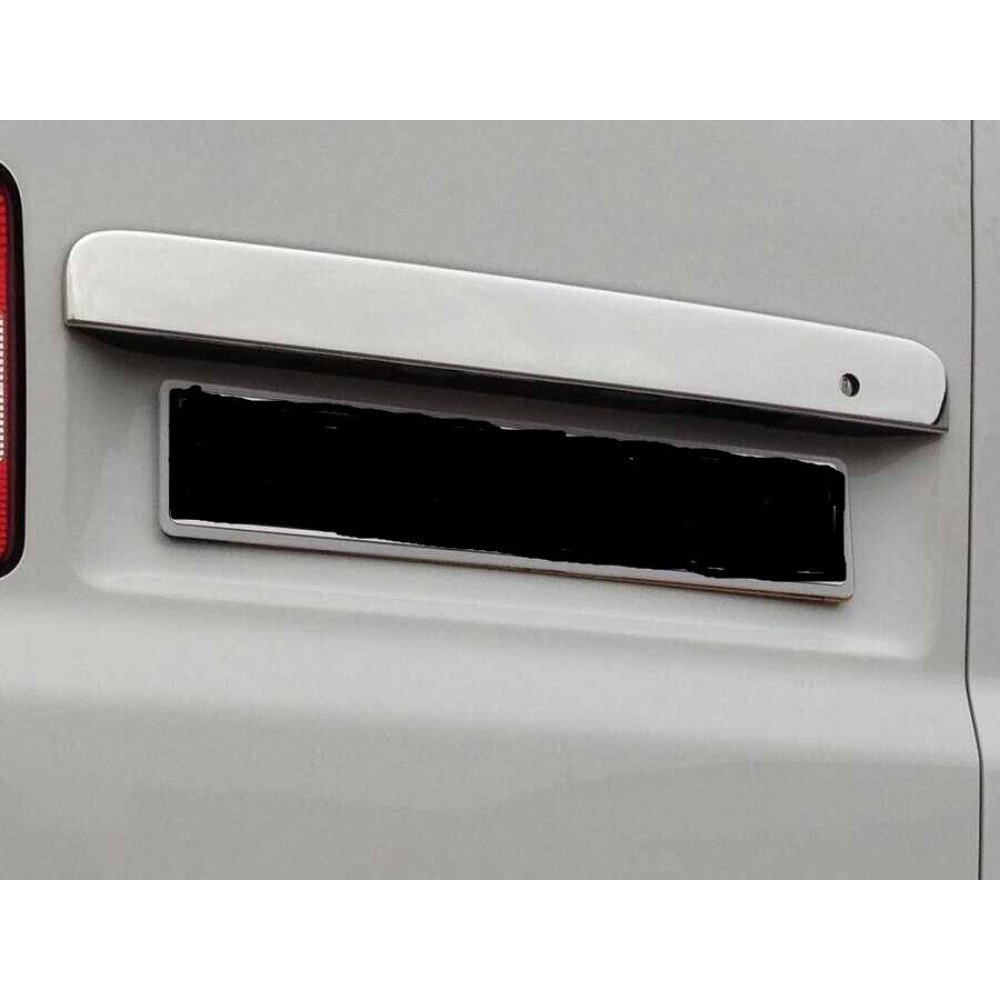 Nerezová lišta zadních dveří nad SPZ Volkswagen Transportér T5 dvojité dveře