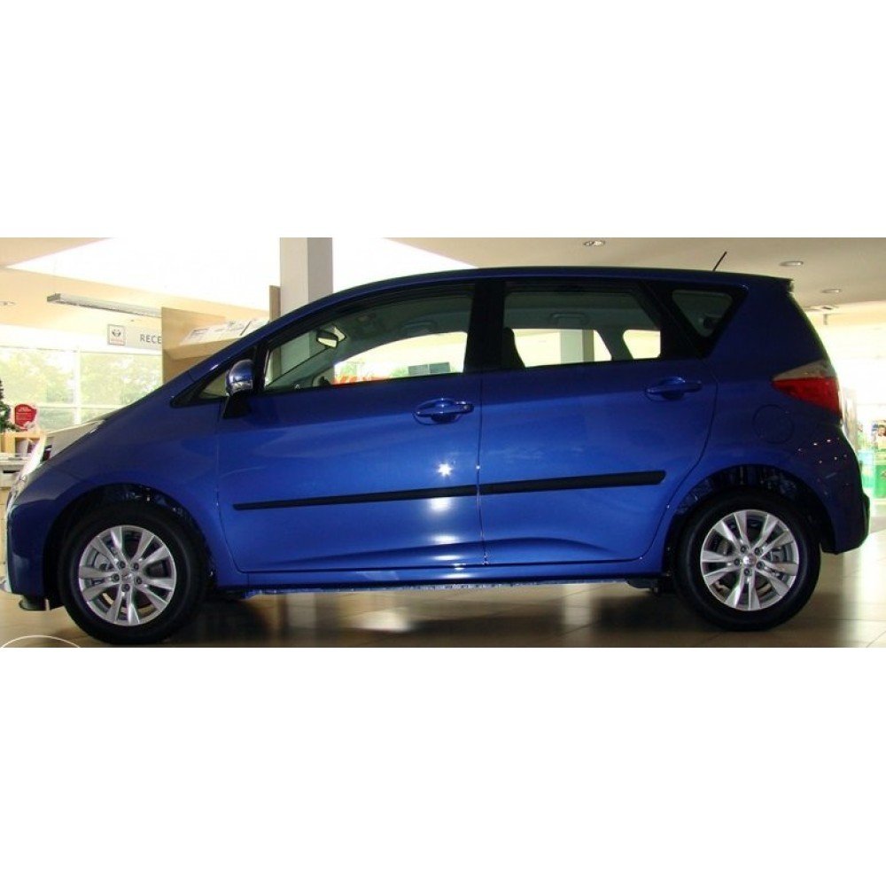 Boční lišty dveří Toyota Verso S od 2011 - 2015