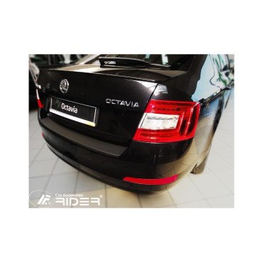 Kryt prahu pátých dveří Škoda Octavia III sedan