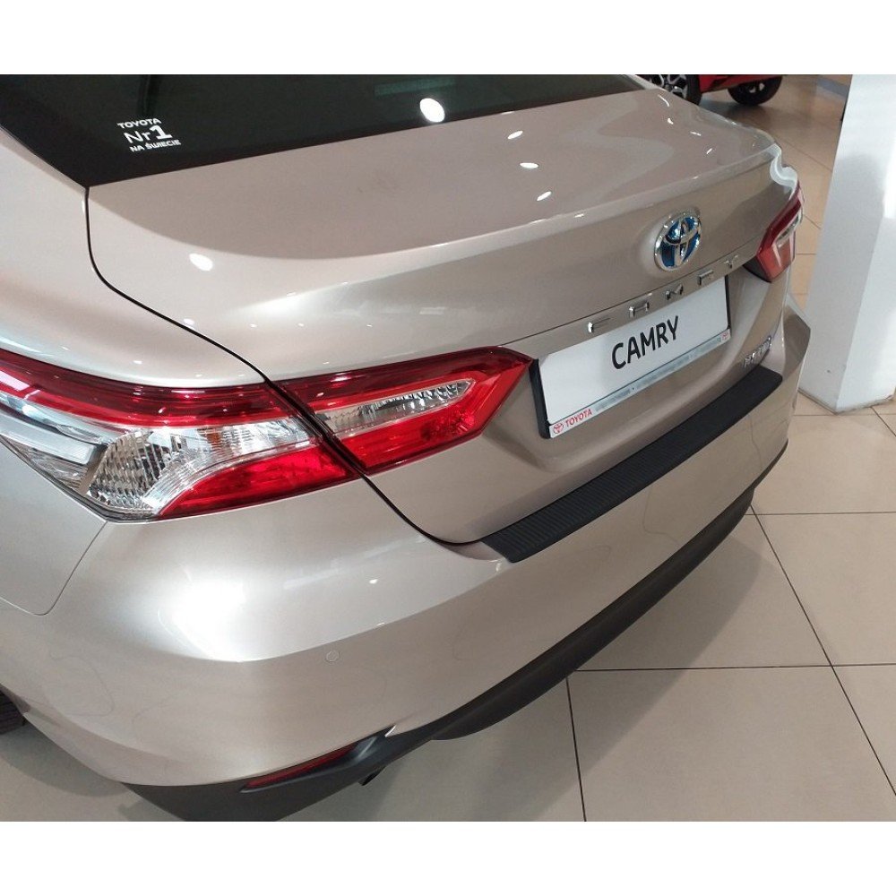 Kryt prahu pátých dveří Toyota Camry r.v 2018-