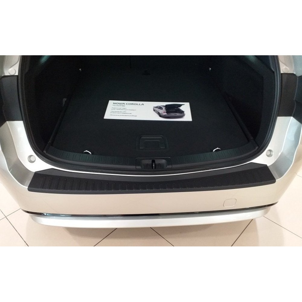 Kryt prahu pátých dveří Toyota Corolla XII Combi r.v. 2019-