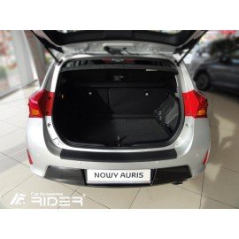 Kryt prahu pátých dveří Toyota Auris II r.v. 2012-2014