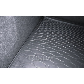 Gumový koberec do kufru Fiat Tipo HB 2016- s plnohodnotnou rezervou (vana do kufru) a dárek