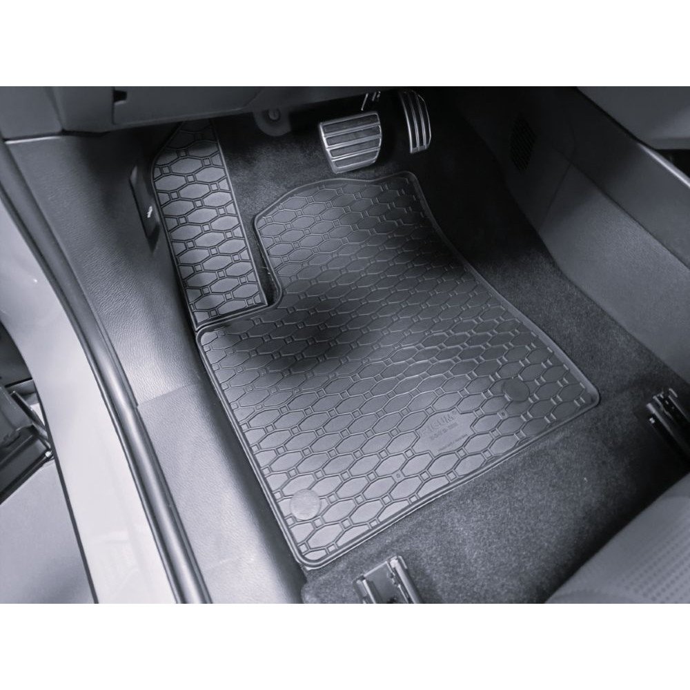 Autokoberce gumové Mitsubishi Outlander PHEV 2022- a dárek