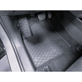 Autokoberce gumové Mitsubishi Outlander PHEV 2022- a dárek