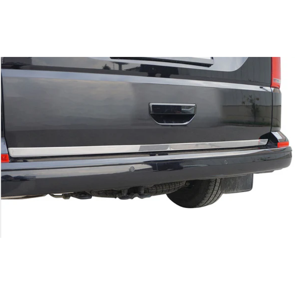 Ozdobná nerezová lišta dveří kufru VW T6 2015–2022