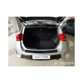 Kryt prahu pátých dveří Toyota Auris II r.v. 2012-2014