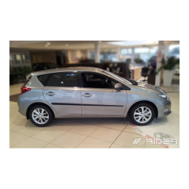 Boční lišty dveří Toyota Auris 5D 2013 - 2015